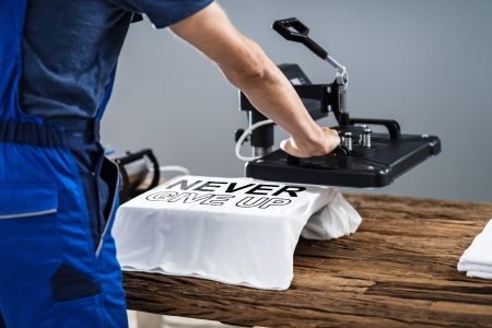 Sérigraphie textile : comment personnaliser une petite série sans se ruiner