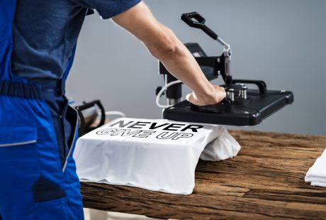 Sérigraphie textile : comment personnaliser une petite série sans se ruiner