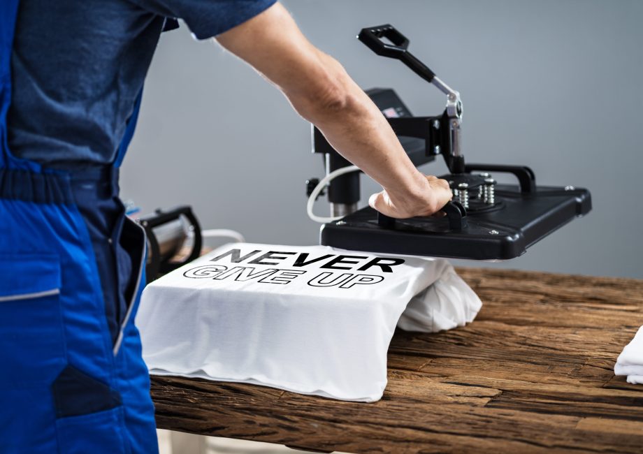 Sérigraphie textile : comment personnaliser une petite série sans se ruiner